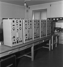 P-12-50 air surveillance transmitters in Yleisradio's workshop's laboratory, ca. 1940.