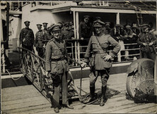 Major General Ennis (with Thompson gun) and Comdt. McCreagh or McCrea