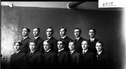 Phi Delta Theta group portrait 1904
