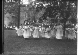 Dancers at Oxford College May Day celebration 1916