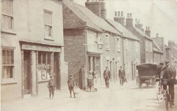 Papes Yard, Keldgate c.1900s  (archive ref DDX1525-1-4)