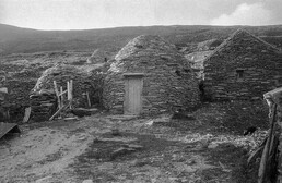 Beehive huts, Dunbeg, Dingle peninsula, Co. Kerry, Munster, Ireland