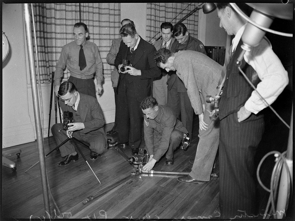 Miniature Camera Club, 30 October 1942 _ photographed by Ivan Ives