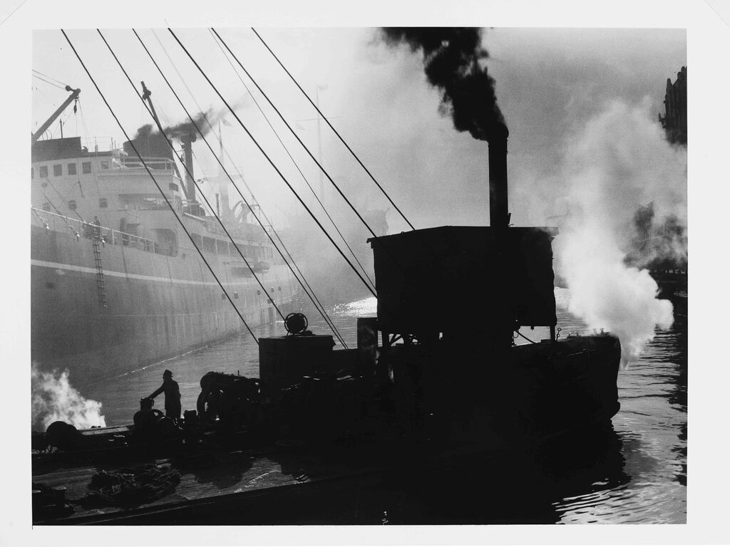 Pile driver at Pyrmont, by David Moore