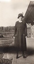 Unknown Woman, Date