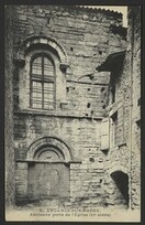 Andance-sur-Rhone. Ancienne porte de l'Ã‰glise (XIe siÃ¨cle)