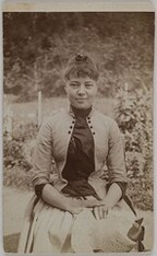 Garden portrait of Mary SlÃ¶Ã¶r, Axel GallÃ©nÂ´s wife-to-be, taken by him in Rapola, 1887; print 1 of the photograph.