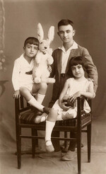 Family photograph from Istanbul Households and Families Archive