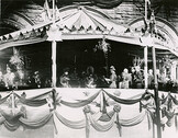 Duke and Duchess of Cornwall and York, later King George V and Queen Mary, at City Hall. 1901.