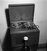 Soudmirror, tape recorder