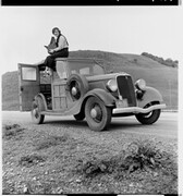 Dorothea Lange, Resettlement Administration photographer, in California (LOC)