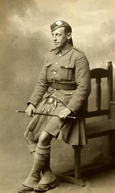 Unidentified British soldierâ€¦