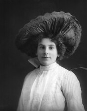Portrait of Gladys Reeves