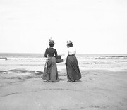 Grace and Mary at Ipswich Beach 001