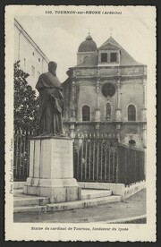 Tournon-sur-RhÃ´ne (ardÃ¨che). Statue du cardinal de Tournon, fondateur du lycÃ©e