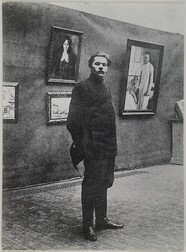 Maxim Gorky at the Ateneum art museum in Helsinki, ca.1906.