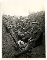 Highland Territorials in a trench [La Gorgue, France]. Photographer: H. D. Girdwood.
