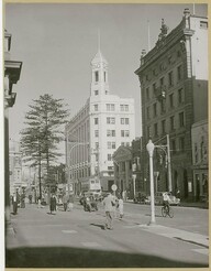 Hunter Street, Newcastle, 1949 / photographer R. Bean