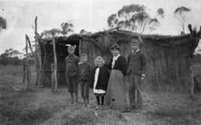 Rayment children and their edifice of knowledge at Isisford, 1909