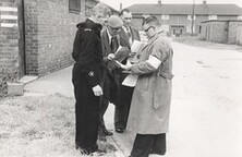 Officials discuss plans for Exercise Exodus, Hull 28 May 1961 (archive ref CD-103) (2)