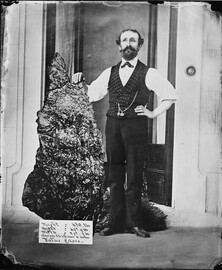 B.O. Holtermann with the Holtermann Nugget, North Sydney, 1874-1876 ? / American & Australasian Photographic Company