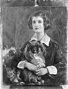 At last - A dog accompanied by a woman!