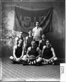 Group portrait of sophomore basketball team 1908