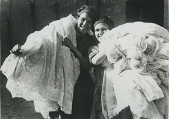 British women working in lace factory in Nottingham