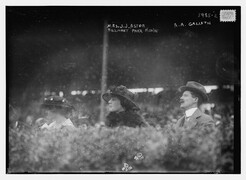 Mrs. J.J. Astor, A.A. [i.e., A.E.] Gallatin -- Belmont Park, 5/20/15  (LOC)