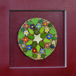 Luz Autor: MÃ´nica Cunha Ano: 2005 TÃ©cnica: CerÃ¢mica DimensÃ£o: 37cm x 37cm