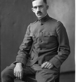 Portrait photograph of Parke G. Smith, M.D. in military uniform 1918