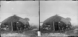 NPRA1890. Tsjuktsjere foran et telt [stereofotografi]