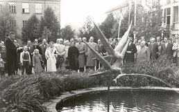 Unveiling ceremony of the Liikevoitto (Profit) fountain, 1954