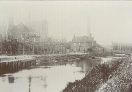 Grovehill shipyard with Nags Head and Crathorne's Mill in background 1895 (archive ref DDX1525-1-3)