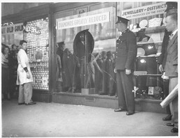 Diamonds stolen from Angus & Coote's jewellery store, Sydney, 15 June 1934, by Sam Hood