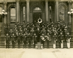 The Canadian Machine Gun Corps on the steps of the old Court House. [ca. 1925]