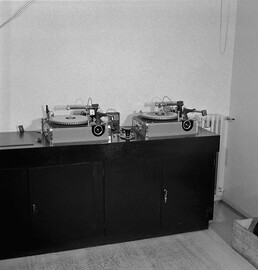 Device of instantaneous discs at the Sound Department of the Finnish Broadcasting Company, 1935-1938