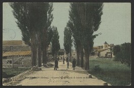 Bourdeaux (DrÃ´me) - Quartier de St Savin et entrÃ©e de Bourdeaux
