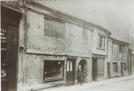 Dwellings on Butcher Row, Beverley 1910 - prior to demolition to make way for Marble Arch cinema (archive ref DDX1544-1-13)