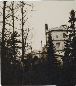 In the late 1920's the atelier house tower was strengthened with concrete bricks.