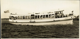 The ferry 'Bundeena', Royal National Park (NSW)