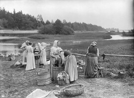 Washerwomen by a lake, Sweden