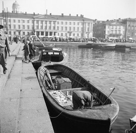 Helsinki marketplace 1947