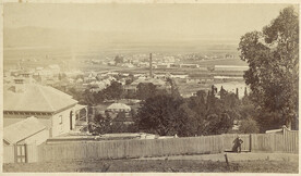 View north over Launceston from York Street. Inveresk, smelters, gas works, City Park (c1900)