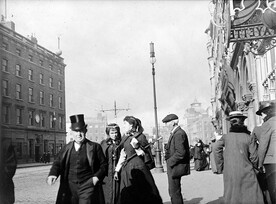 People walking on Westmoreland Street