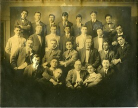 Group portrait, Armenian Americans, Fresno, 1920s (?)