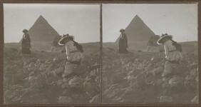 Mary and Kirsti Gallen-Kallela pictured by the Pyramid of Khafre (also known as Chephren) in late 1910.