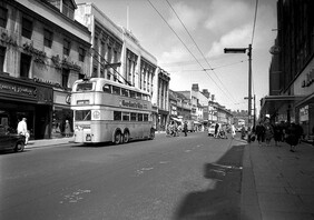 Trolley bus heading up Northumberland Street, 1961