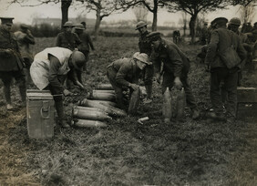 Official photograph taken on the British Western Front in France : The German offensive - Getting themselves ready for checking the German offensive