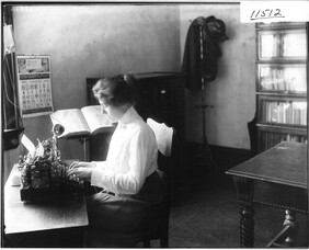 Secretary at typewriter 1912